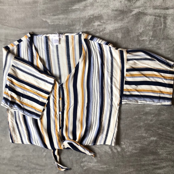 Streetwear Society Cropped Blouse - Picture 1 of 1